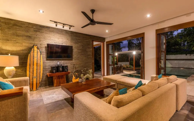 Mary's Beach 4 BR Villa