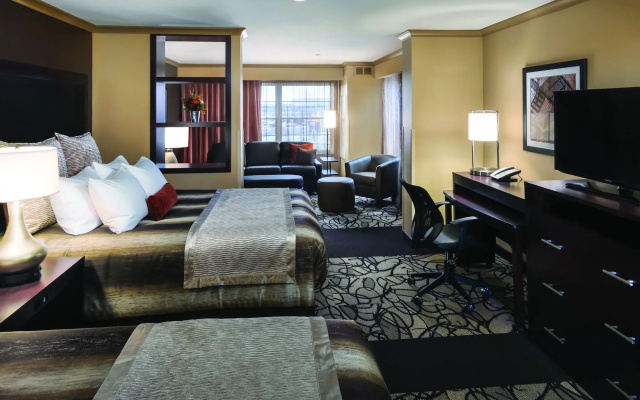 ClubHouse Hotel & Suites - Fargo