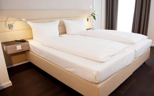 Manhattan Hotel