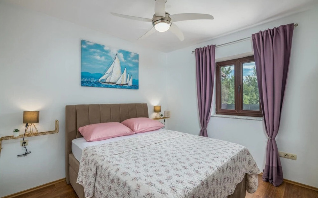 Awesome Home in Lakmartin With Wifi and 3 Bedrooms