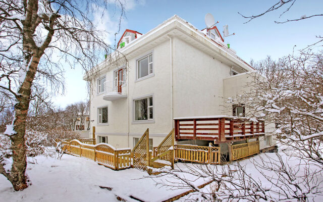 Апартаменты 27 Soley Apartments & Guesthouse вид на фасад