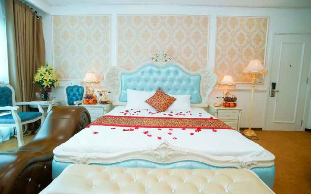 King's Hotel Cau Giay