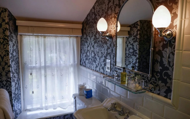 The Willowsmere - Adults Only
