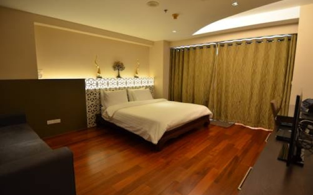 Le Siam Heritage, Silom