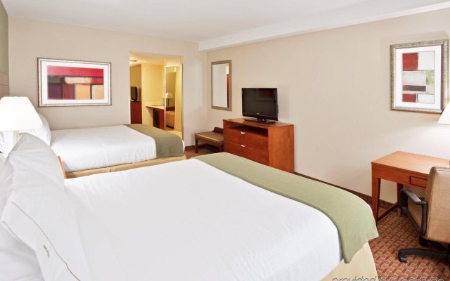 Holiday Inn Express Hotel & Suites Niagara Falls 0