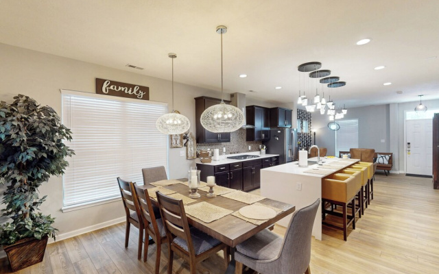 Stylish 3BR Home w/ Patio, W & D