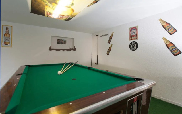 Rutsche Hostel