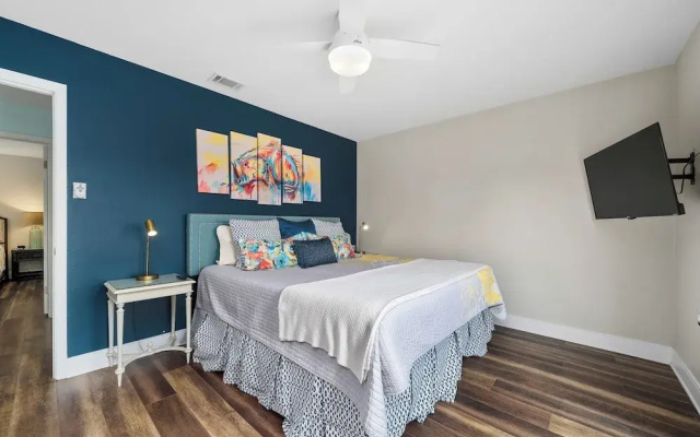Hideaway at Redhead Road by Miss Kitty’s