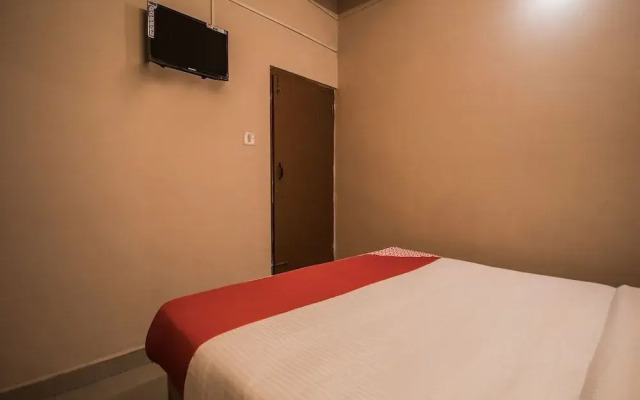 Sri Srinivasa Lodge by OYO Rooms