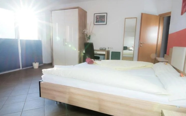 Gay Hotel Haus Romeo Men Only