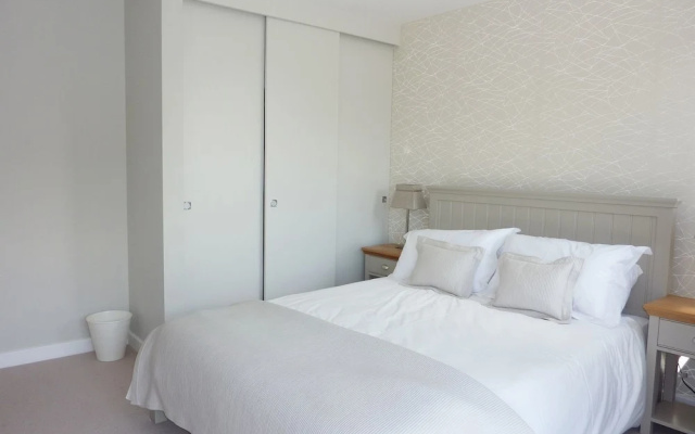 Flat 8 Seascape