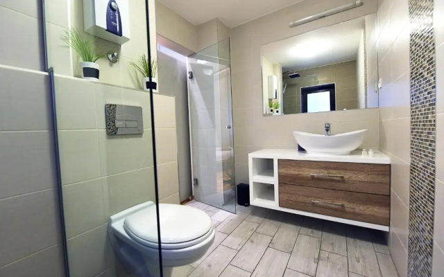 L9 Top Central Rooms And Apartments 2