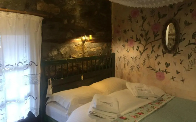 Feggaropetra Inn Magic Mountain House