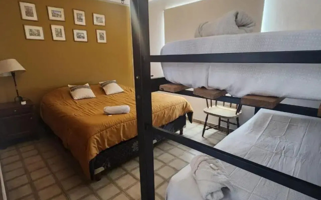 El Chabot Hostel