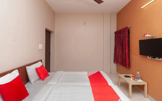 Sri Laya Guest House by OYO Rooms