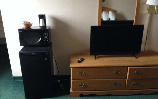 Blueway Inn & Suites Roseville