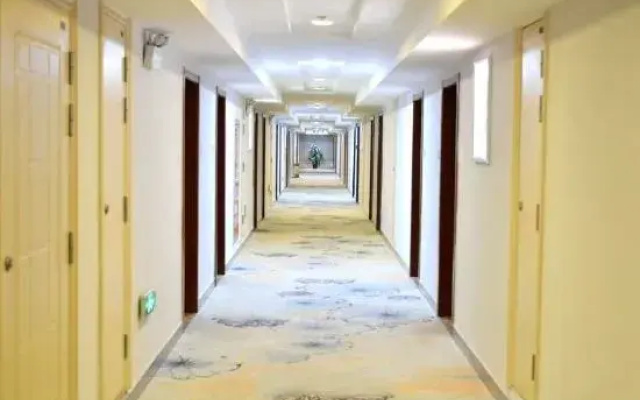 shanshui Collection Hotel (Shucheng Huaqiao Road Wanda Plaza)