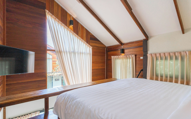 Baanrongmai Canal Front Homestay