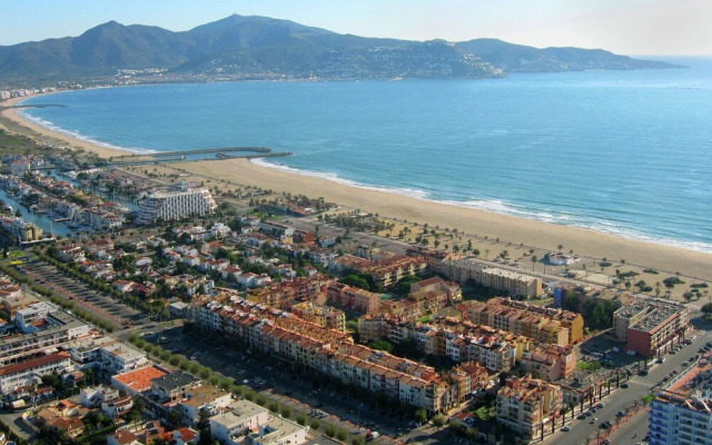Modern Apartment in Empuriabrava Spain with Terrace