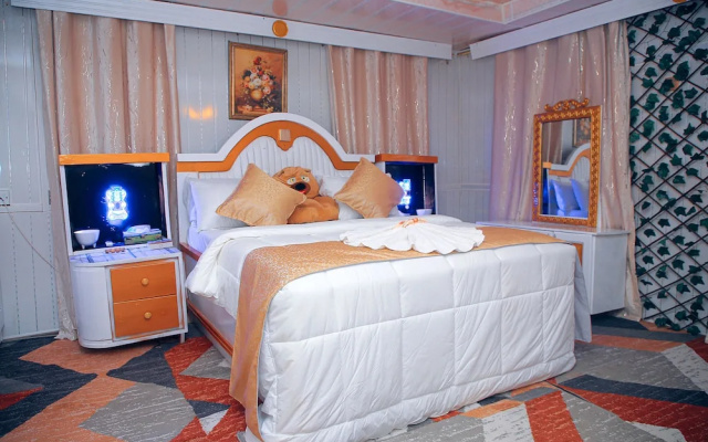 Afrikando Royal Castle