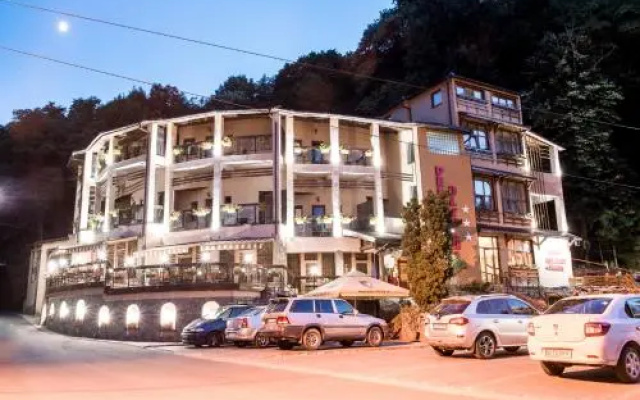 Hotel Perla Oltului