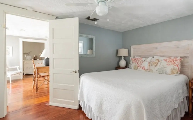215 Spring Avenue 5 Bedroom Home by RedAwning
