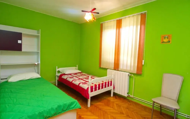 Apartment 1383