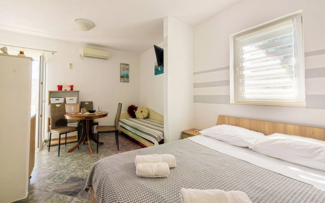 Apartments Naki