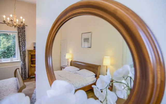 Deluxe private city Villa