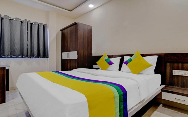 Hotel Anand Shree,Indore