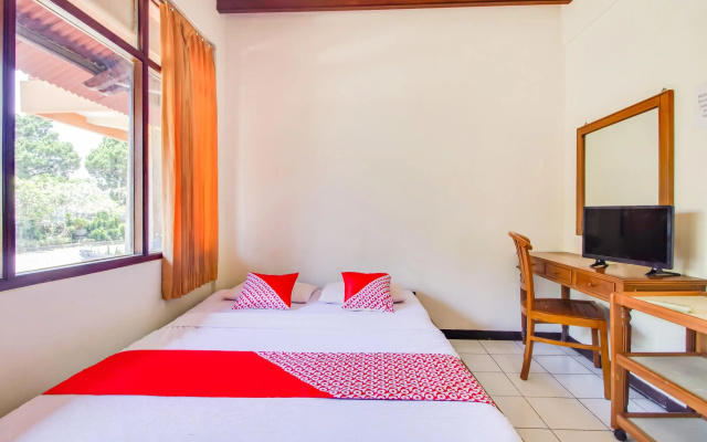 Penginapan Christina by OYO Rooms
