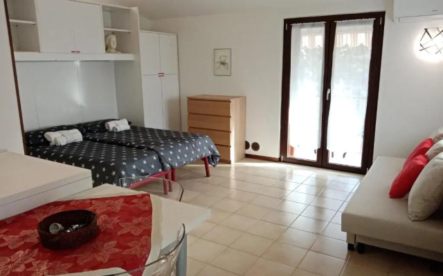 Casa Lugana 1 - Monolocale con piscina fronte lago