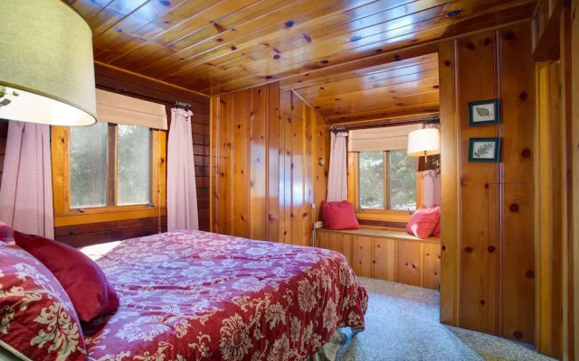 Hansen Cabin