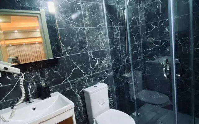 Karşıyaka Plus Otel