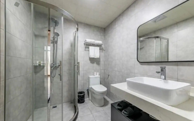 Zhuji Huayang Xinfulong Hotel