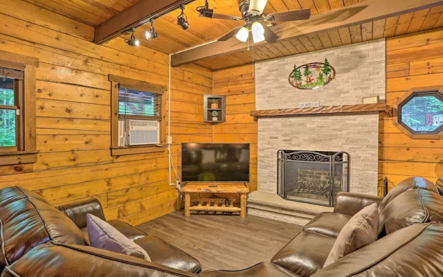 Pocono Log Cabin: Fireplace, Fire Pits & Amenities