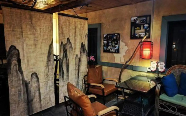 Shihong Inn