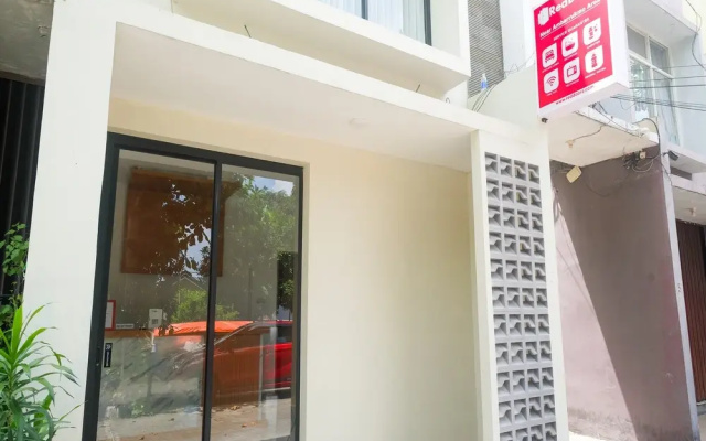 RedDoorz Near Ambarrukmo Area