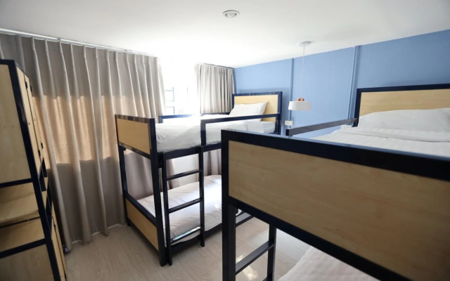 Local Time Bangkok - Hostel
