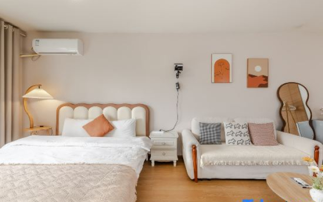 Guozijie Apartment (Chunxi Road Taikoo Li)