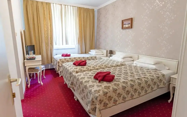 Walzer Hotel & Restaurant