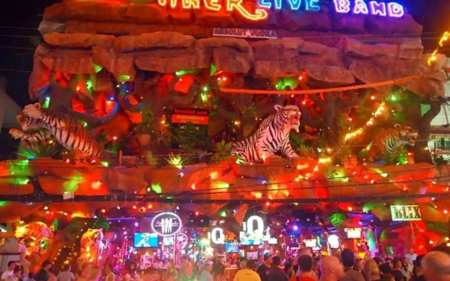 Your Dream Vacation Starts Here See Inside