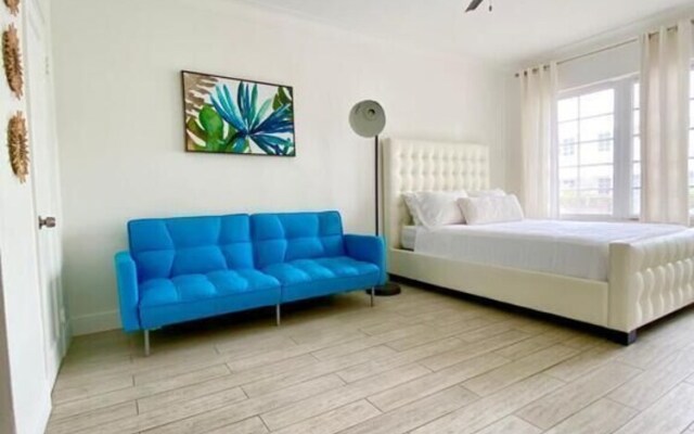 Miami Beach Versatile Plus Apartment