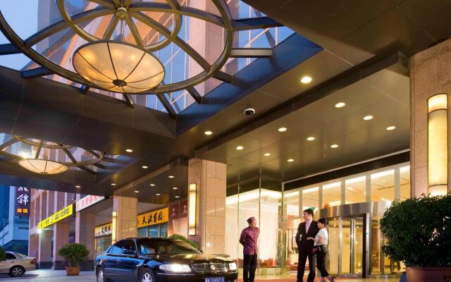 Отель Grand Mercure Beijing Central Китай, Пекин - отзывы, цены и фото номеров - забронировать отель Grand Mercure Beijing Central онлайн вид на фасад