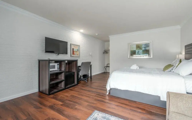 Crewe Boutique Inn