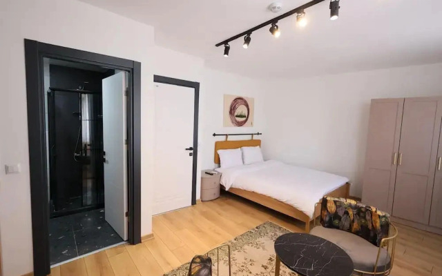 Evra Suites