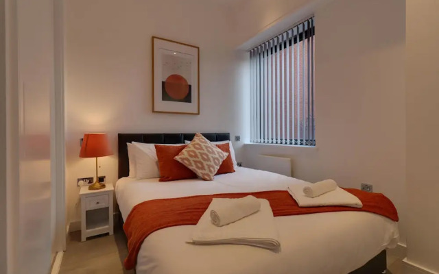 Apartment Sleeps 2 With Free Parking