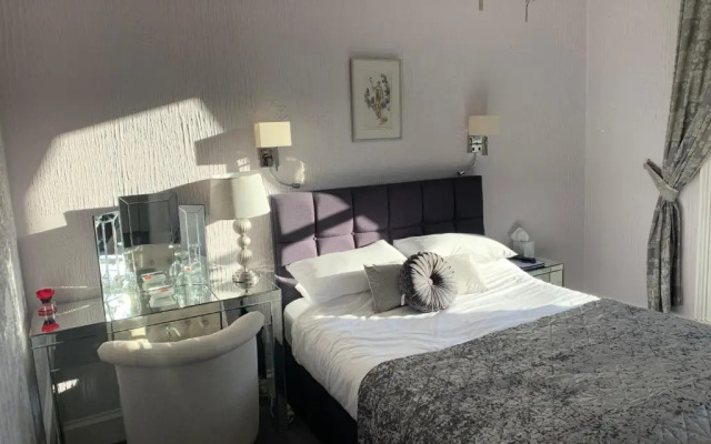 Ashburn House De Luxe B&B