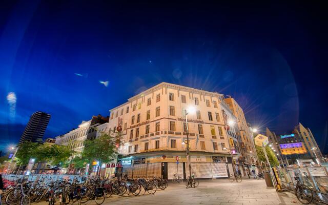 Leonardo Hotel Antwerpen (ex Florida) вид на фасад