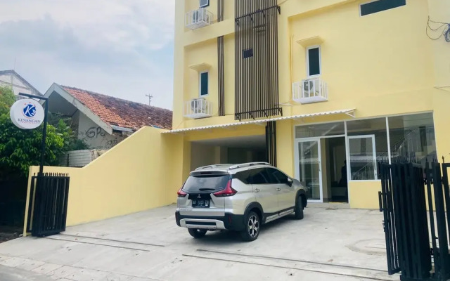 RedDoorz near Paragon Mall Semarang 2
